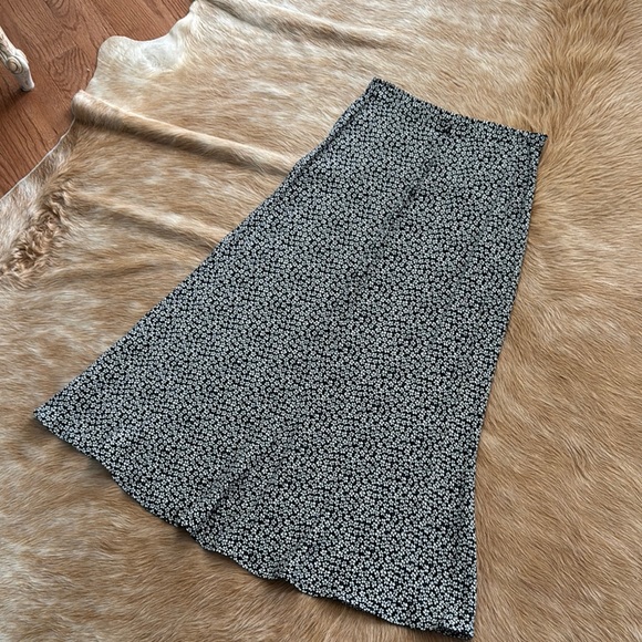 Reformation Floral Black and White Women's Skirt - Picture 5 of 7
